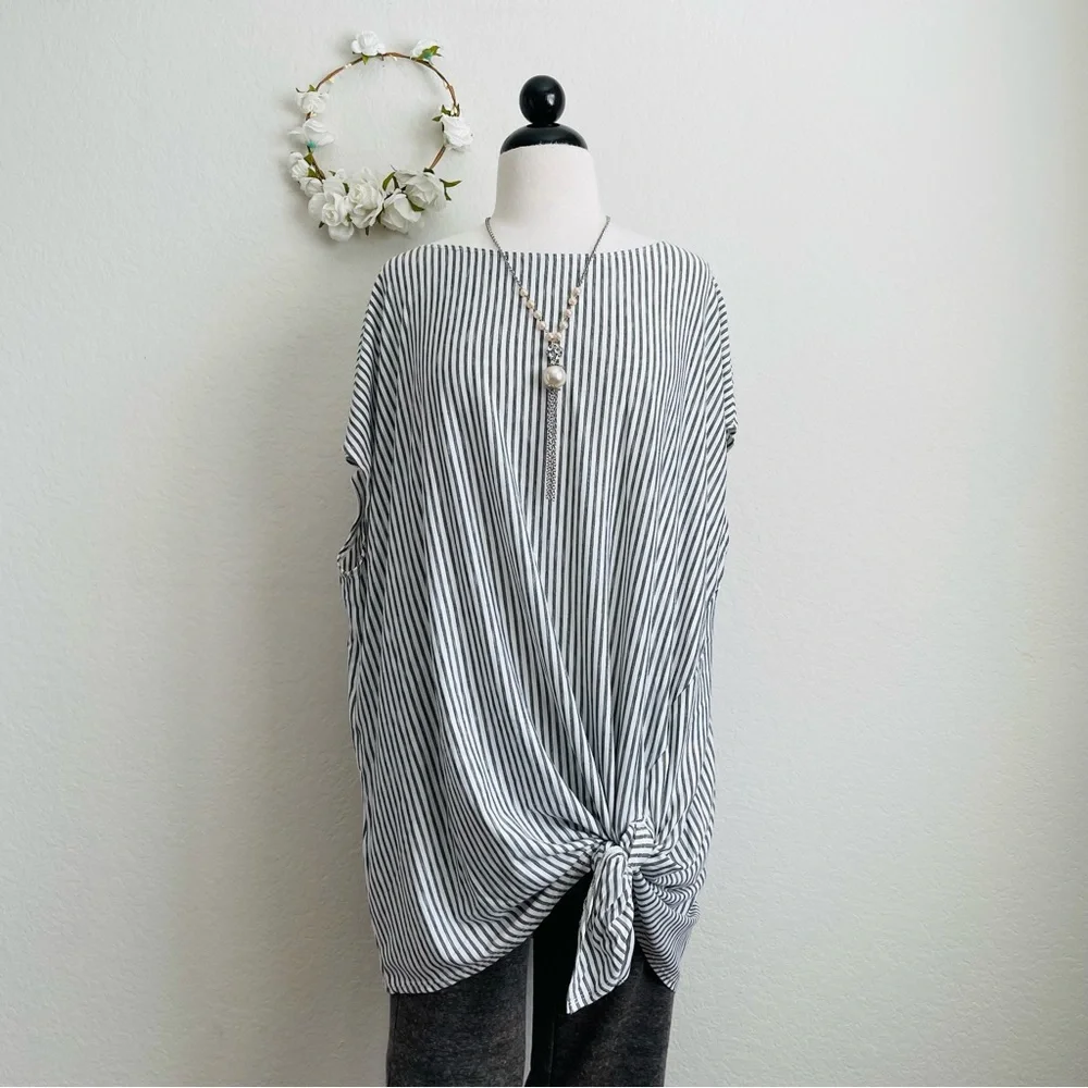 Max Studio Tie-Front Short Sleeve Top/Tunic - Picture 9 of 13